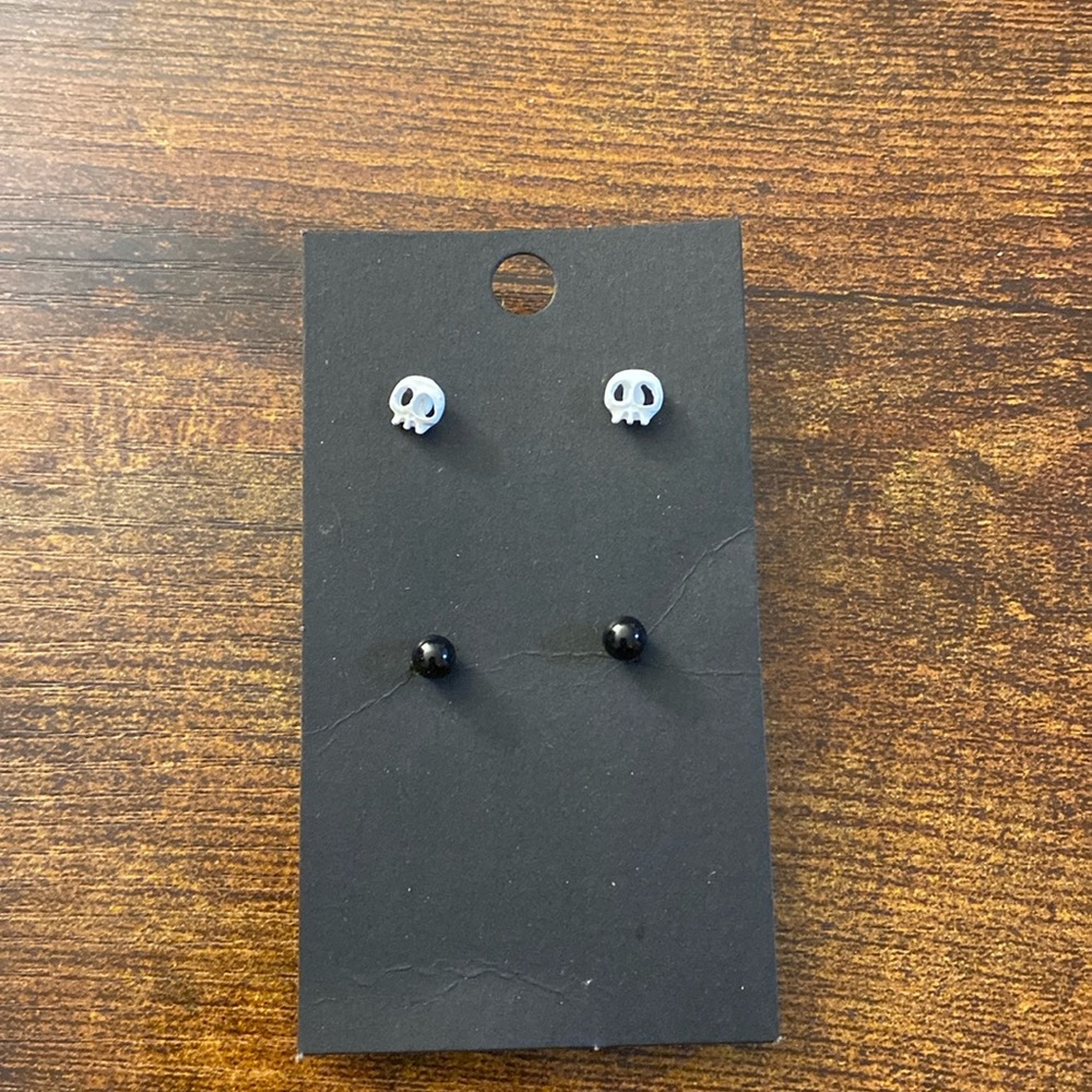 White Skull and Black ball stud 2 pair earrings